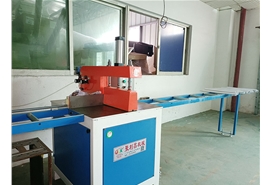 自動(dòng)化鋁材裁切機(jī)